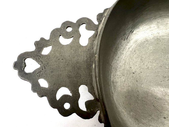 Bol d’écuelle en étain XVIIIe – poinçon couronné MB – pièce de collection