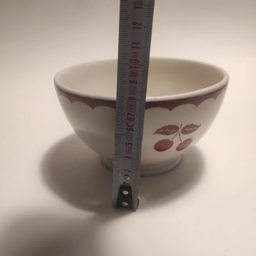 Bol en porcelaine, Vaisselle dantan, décor cerise