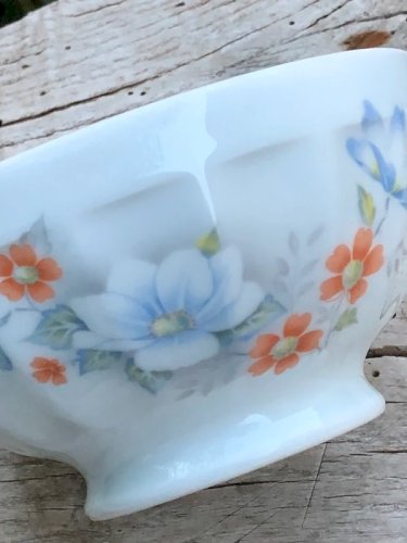 Bol vintage en porcelaine de Limoges motifs fleurs
