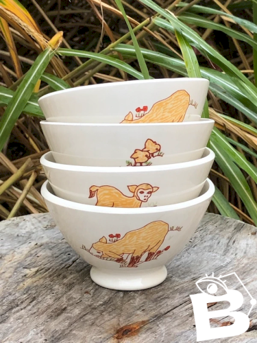 Bols anciens en faïence motifs moutons et poussins