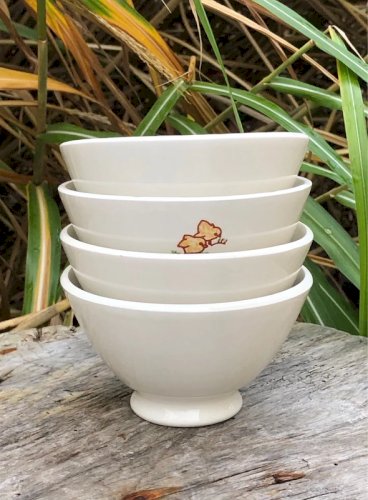 Bols anciens en faïence motifs moutons et poussins