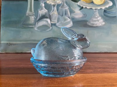 Bonbonnière ancienne en verre Lapin