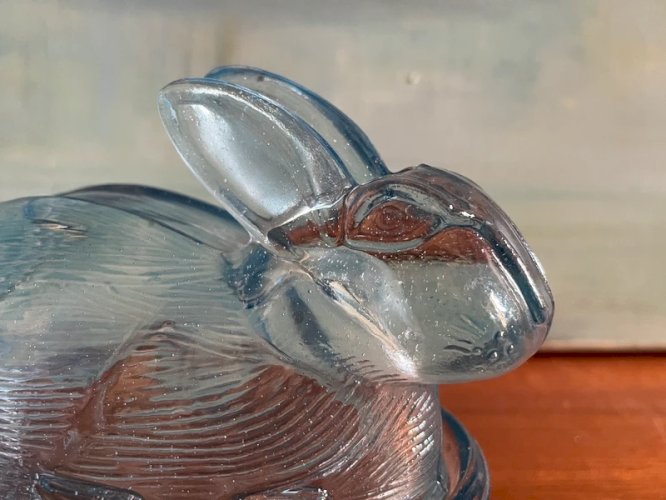Bonbonnière ancienne en verre Lapin