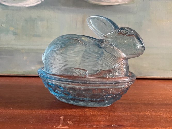 Bonbonnière ancienne en verre Lapin