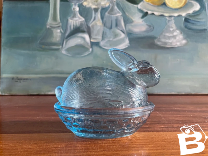 Bonbonnière ancienne en verre Lapin
