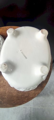 Bonbonnière Bassano , majolique italienne blanche