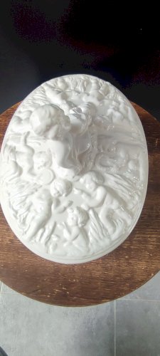 Bonbonnière Bassano , majolique italienne blanche