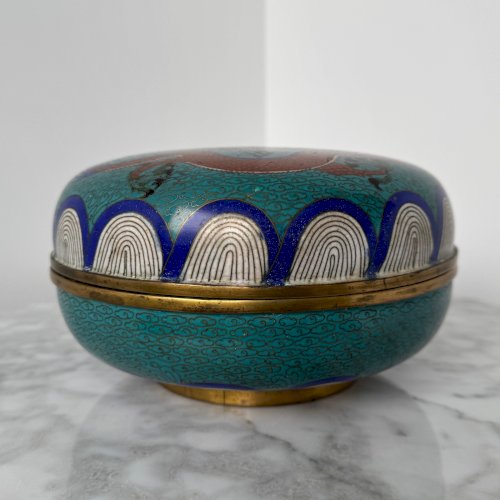 Bonbonnière cloisonnée Chine XIXe décor de dragon M3957