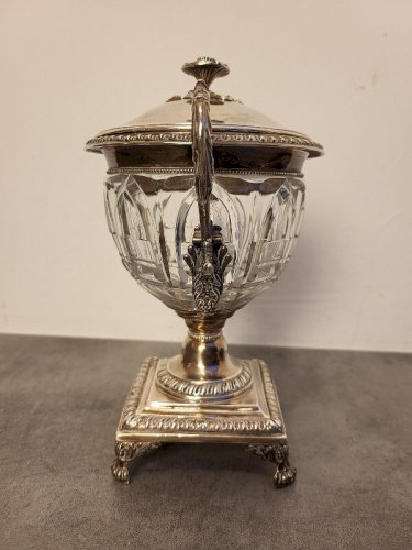 BONBONNIERE EN ARGENT MASSIF POINCON MINERVE ET CRISTAL DE 579 GRAMMES
