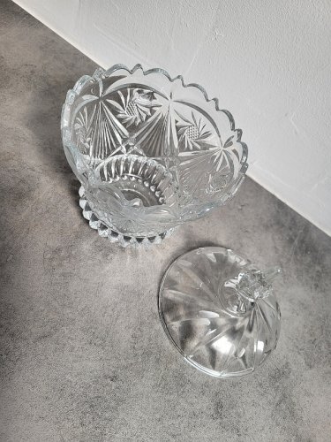 BONBONNIERE EN CRISTAL DE BOHEME