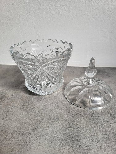 BONBONNIERE EN CRISTAL DE BOHEME