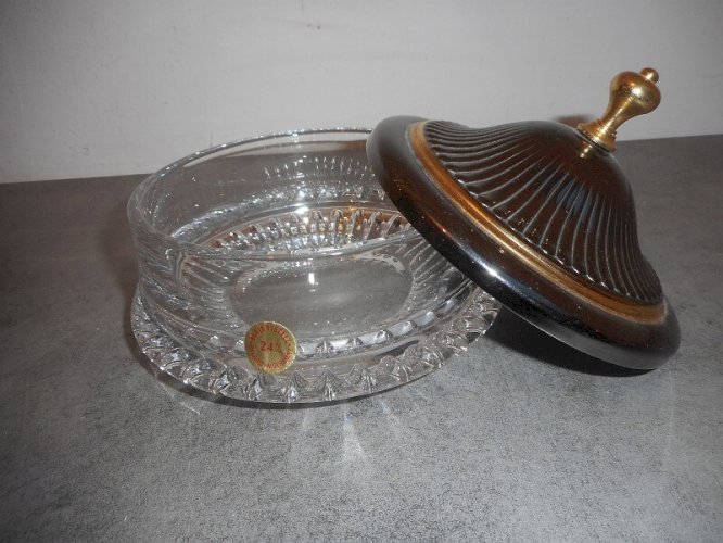 BONBONNIERE EN CRISTAL ET METAL ARGENTE ET DORE