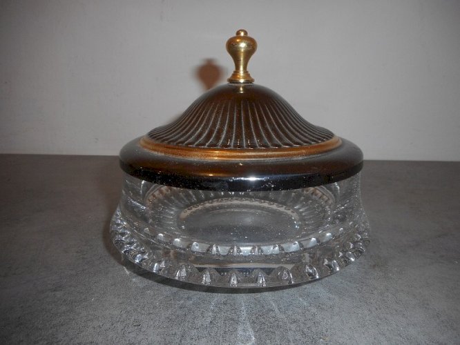 BONBONNIERE EN CRISTAL ET METAL ARGENTE ET DORE