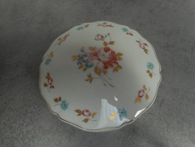 BONBONNIERE EN LIMOGES FRANCE CREATIONS BAUD