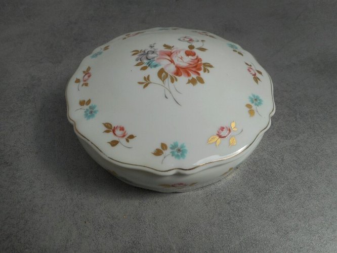 BONBONNIERE EN LIMOGES FRANCE CREATIONS BAUD