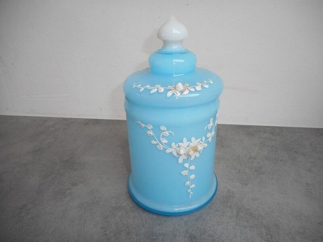 BONBONNIERE EN OPALINE DECOREE A LA MAIN SCHNEIDER