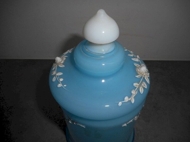 BONBONNIERE EN OPALINE DECOREE A LA MAIN SCHNEIDER