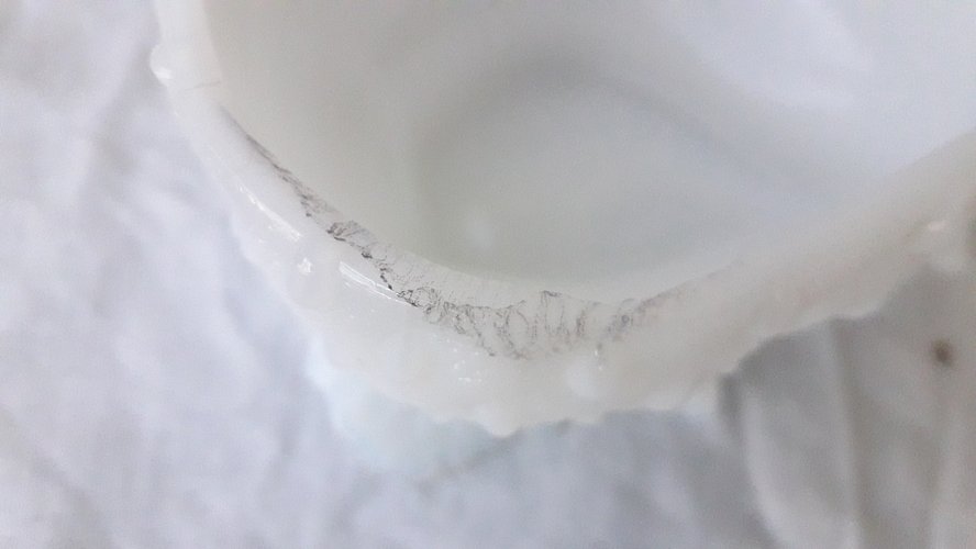 Bonbonnière en opaline