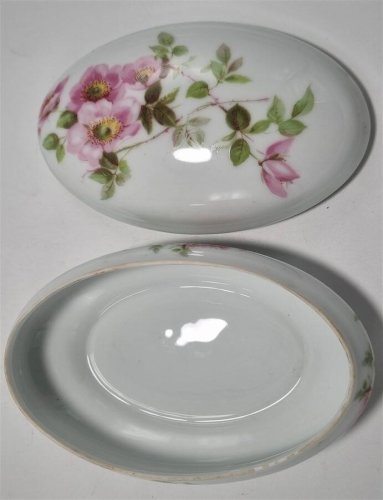 Bonbonnière en porcelaine