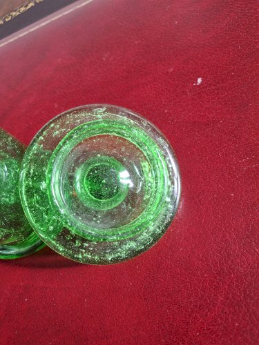 Bonbonnière pour enfants méritants en verre bullé de Biot, dit pot apothicaire avec son couvercle, signé