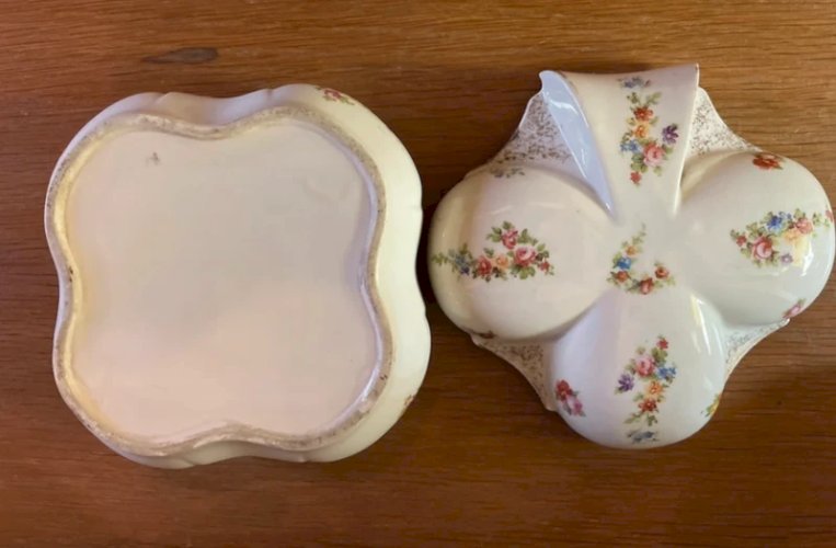 Bonbonnière trèfle en porcelaine