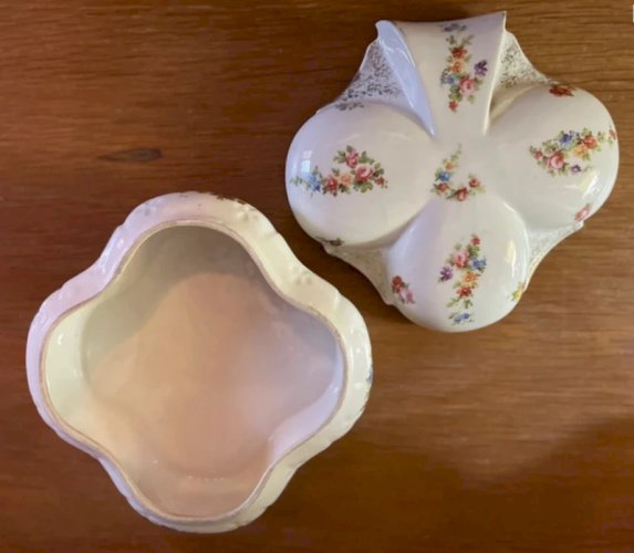 Bonbonnière trèfle en porcelaine