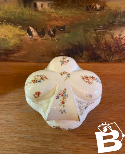 Bonbonnière trèfle en porcelaine
