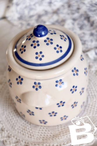 Bonbonnière vintage beige faïence - Décor fleuri bleu peint à la main