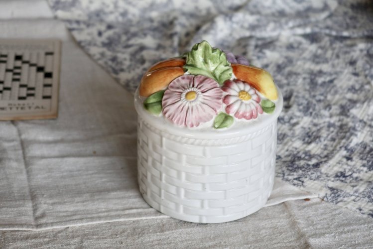 Bonbonnière vintage céramique tressée et barbotine