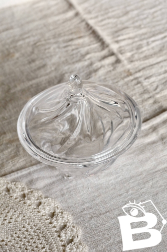 Bonbonnière vintage en verre transparent à couvercle bombé