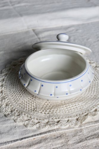 Bonbonnière vintage faïence ivoire pois bleu