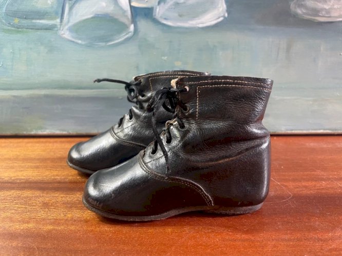 Bottines enfants en cuir vers 1880 Napoléon III