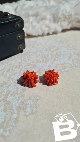 Boucles d oreilles anciennes corail - clips - vintage - corail & laiton