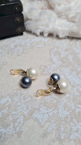 Boucles d oreilles chic - clips avec poinçons et fausses perles - vintage