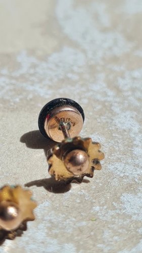 Boucles d oreilles de deuil - puces- plaqué or oria et jaïs années 20