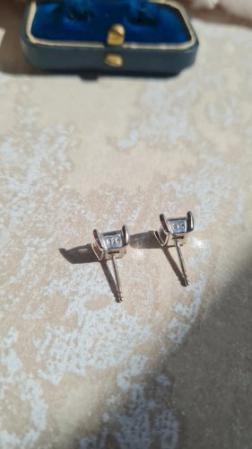 Boucles d oreilles puces  marque Esprit en argent 925