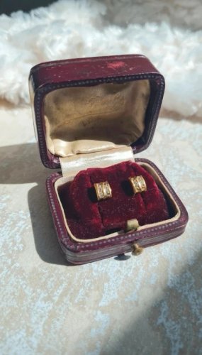 Boucles d oreilles- puces- plaqué or