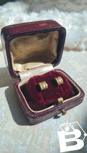 Boucles d oreilles- puces- plaqué or