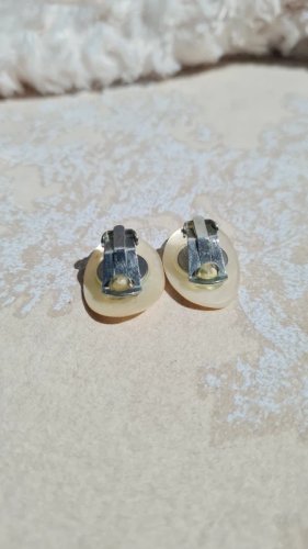 Boucles d oreilles vintage en nacre - clips - langues de chat