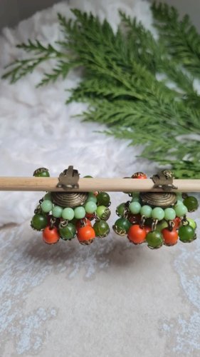 Boucles doreilles ancienne - clips pattes de verre ,bois et plastique