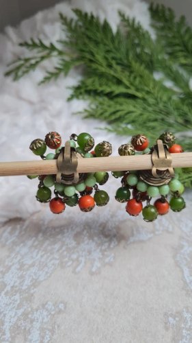 Boucles doreilles ancienne - clips pattes de verre ,bois et plastique