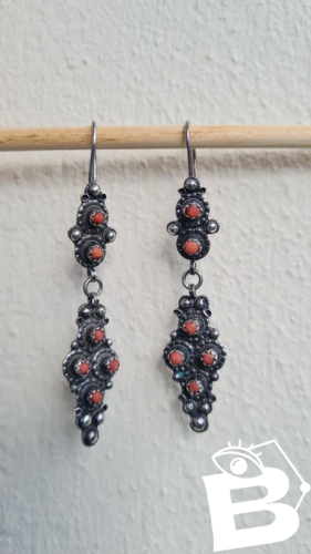 Boucles doreilles anciennes Berbère en argent et corail