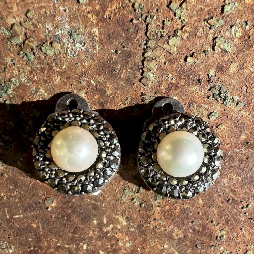 boucles d’oreilles anciennes circa 1930 argent massif perle marcassites Vintage