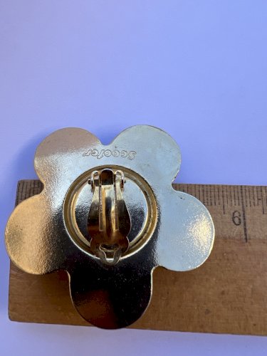 Boucles d’oreilles clip Marguerite émaillée vintage « scooter » diamètre 5 cm Ap