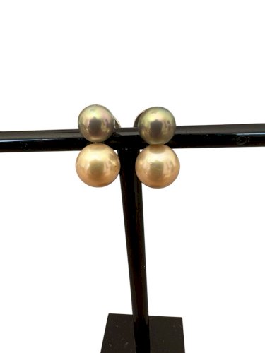 Boucles d’oreilles clip perles de culture blanche et grise 1960 argent vintage