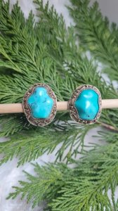 Boucles doreilles - clips anciens en argent et turquoises filigranés
