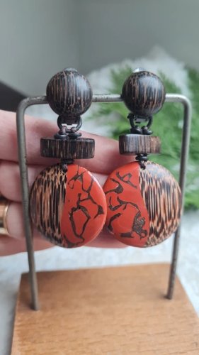 Boucles doreilles - clips en bois signées Nature