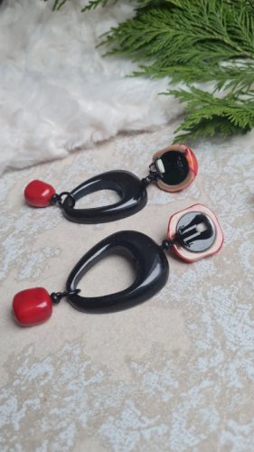 Boucles doreilles - clips en corail et ébène signées Nature