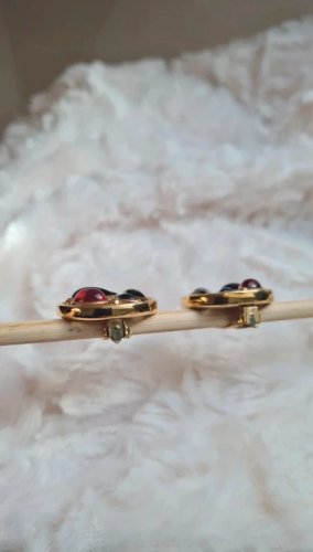 Boucles doreilles - clips haute couture signés