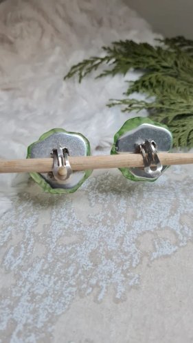 Boucles doreilles - clips vintage en plastique